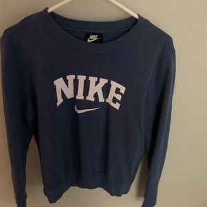 nike graphic crew neck